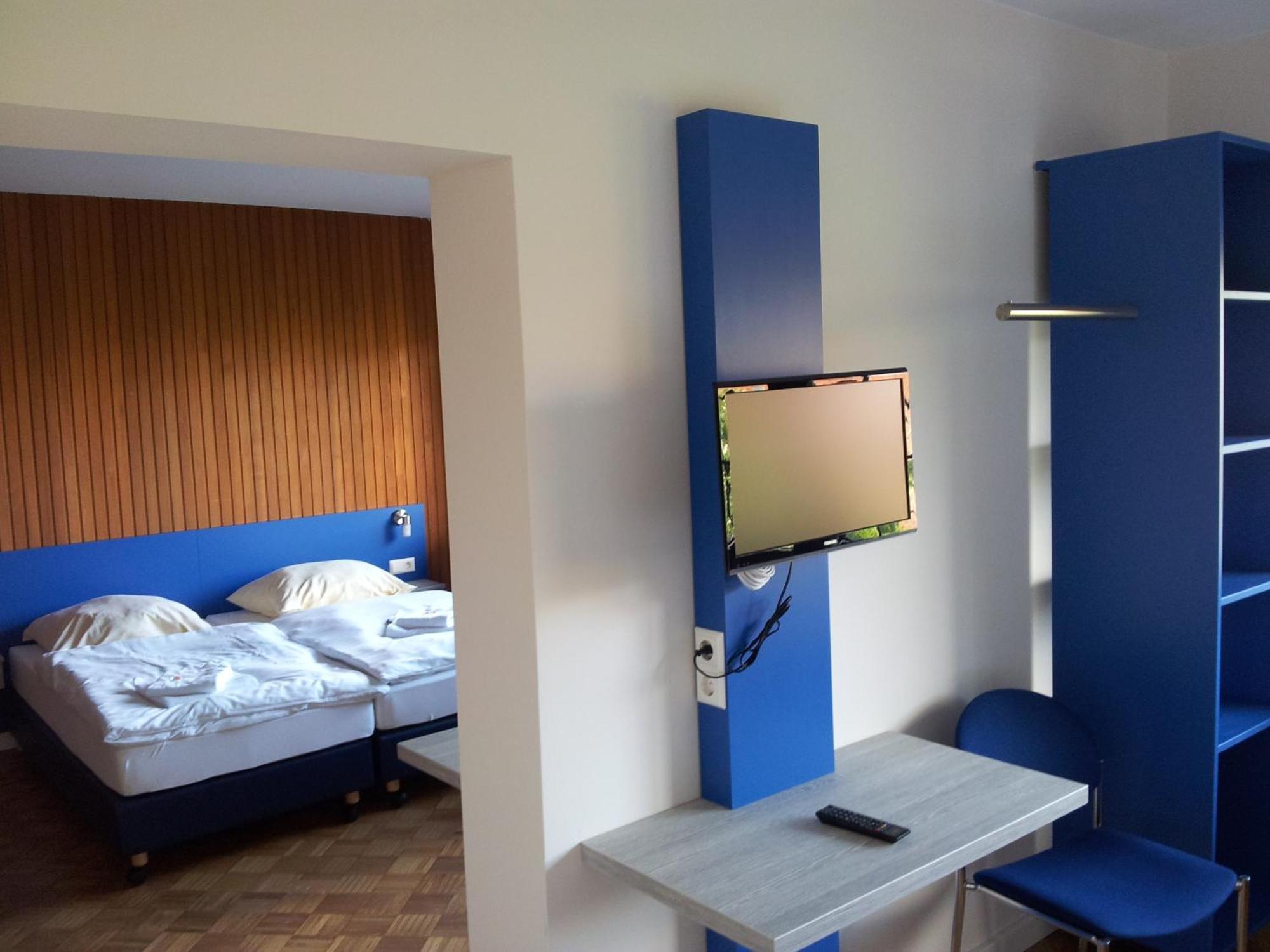 Smart Hostel By Landgasthof Velber 24H7D Seelze Ngoại thất bức ảnh
