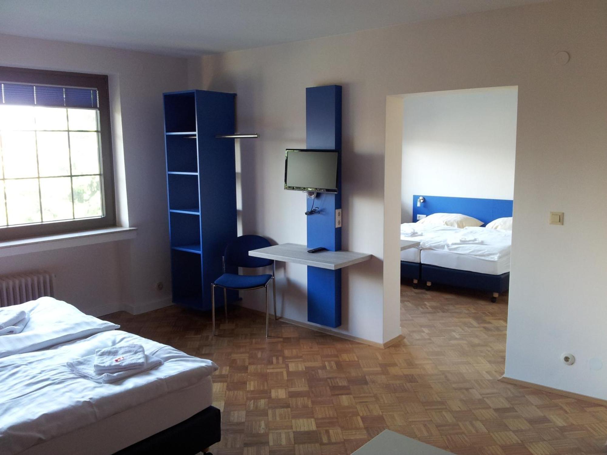 Smart Hostel By Landgasthof Velber 24H7D Seelze Ngoại thất bức ảnh
