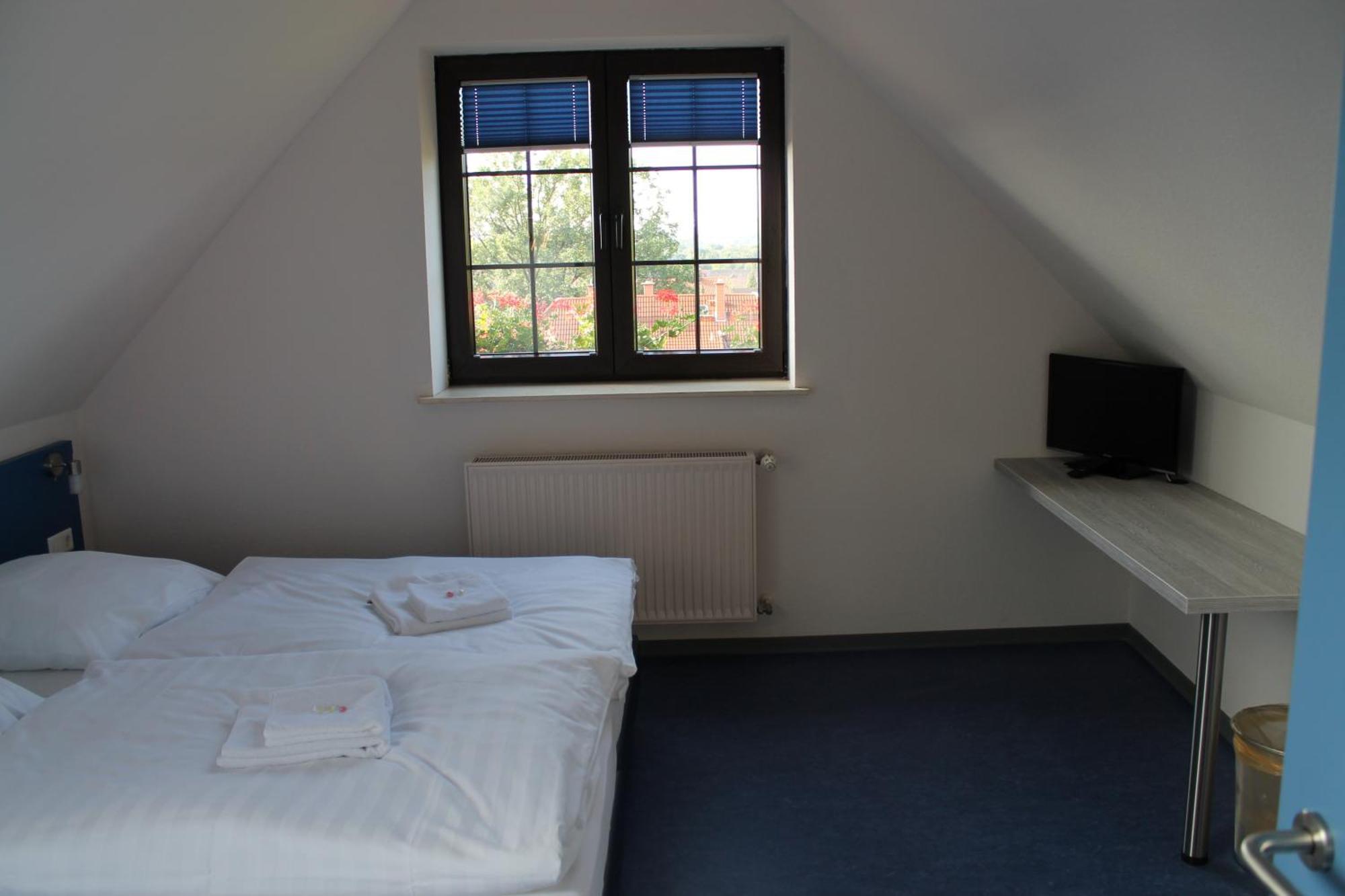 Smart Hostel By Landgasthof Velber 24H7D Seelze Ngoại thất bức ảnh