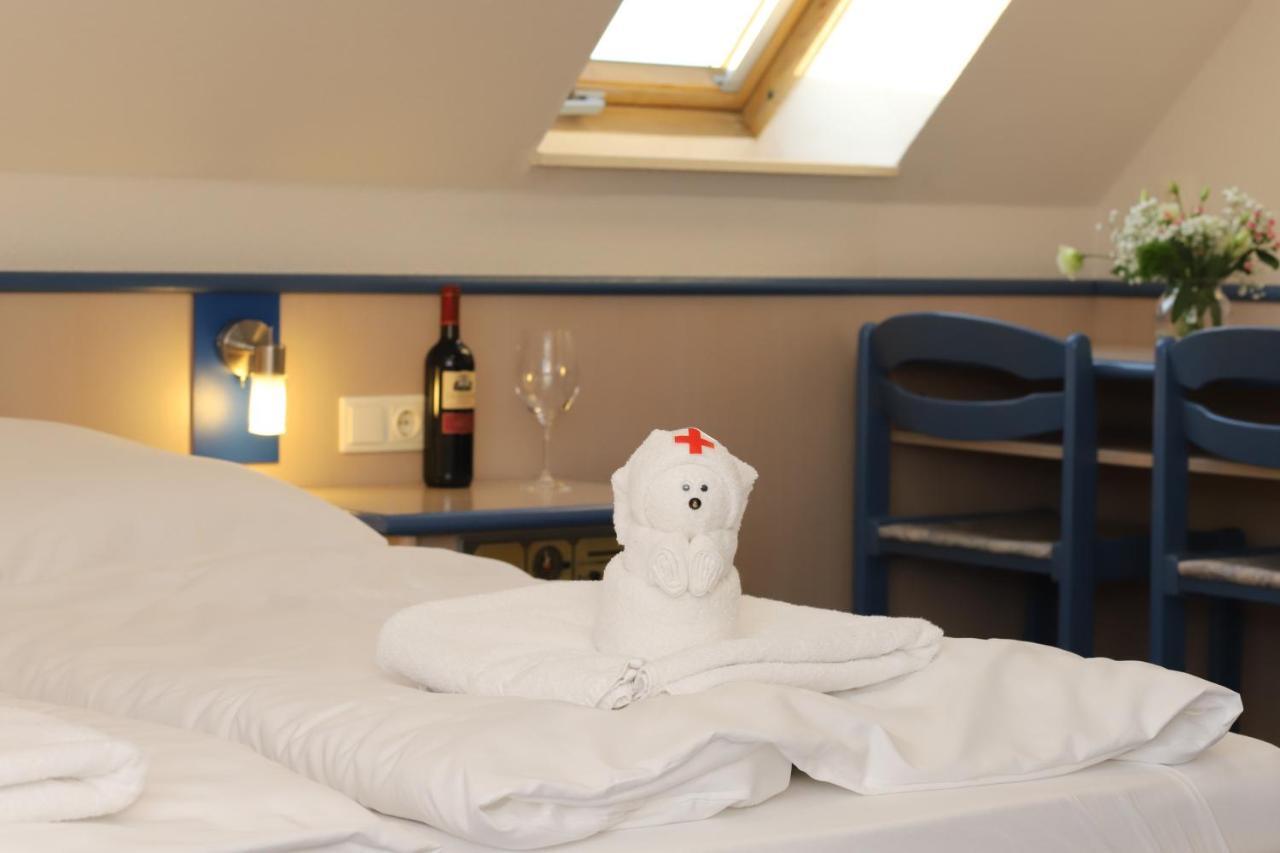 Smart Hostel By Landgasthof Velber 24H7D Seelze Ngoại thất bức ảnh