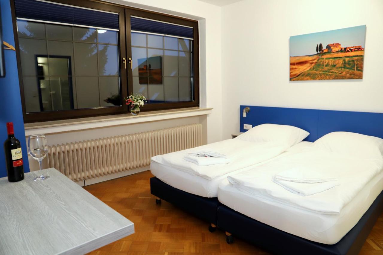 Smart Hostel By Landgasthof Velber 24H7D Seelze Ngoại thất bức ảnh