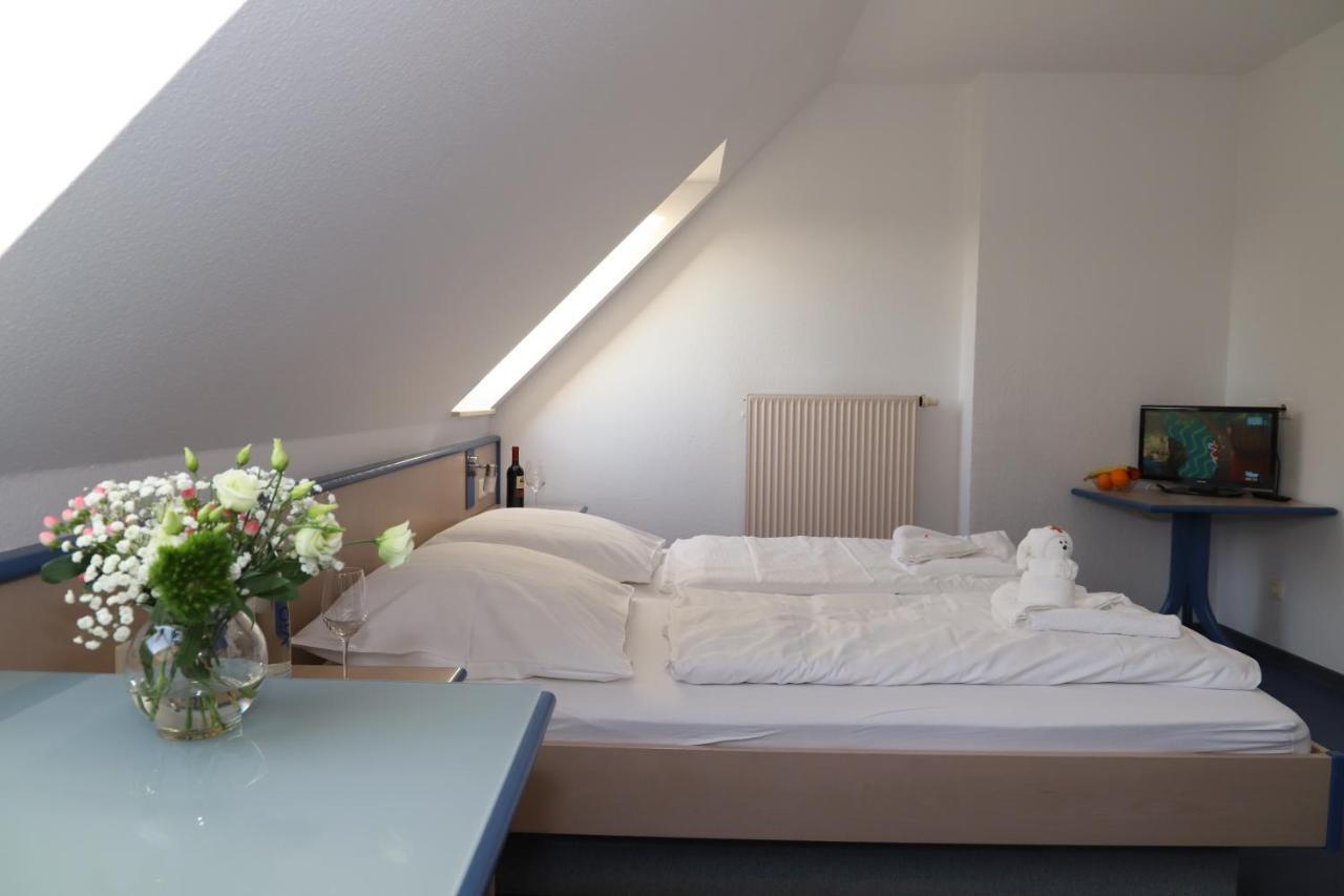 Smart Hostel By Landgasthof Velber 24H7D Seelze Ngoại thất bức ảnh