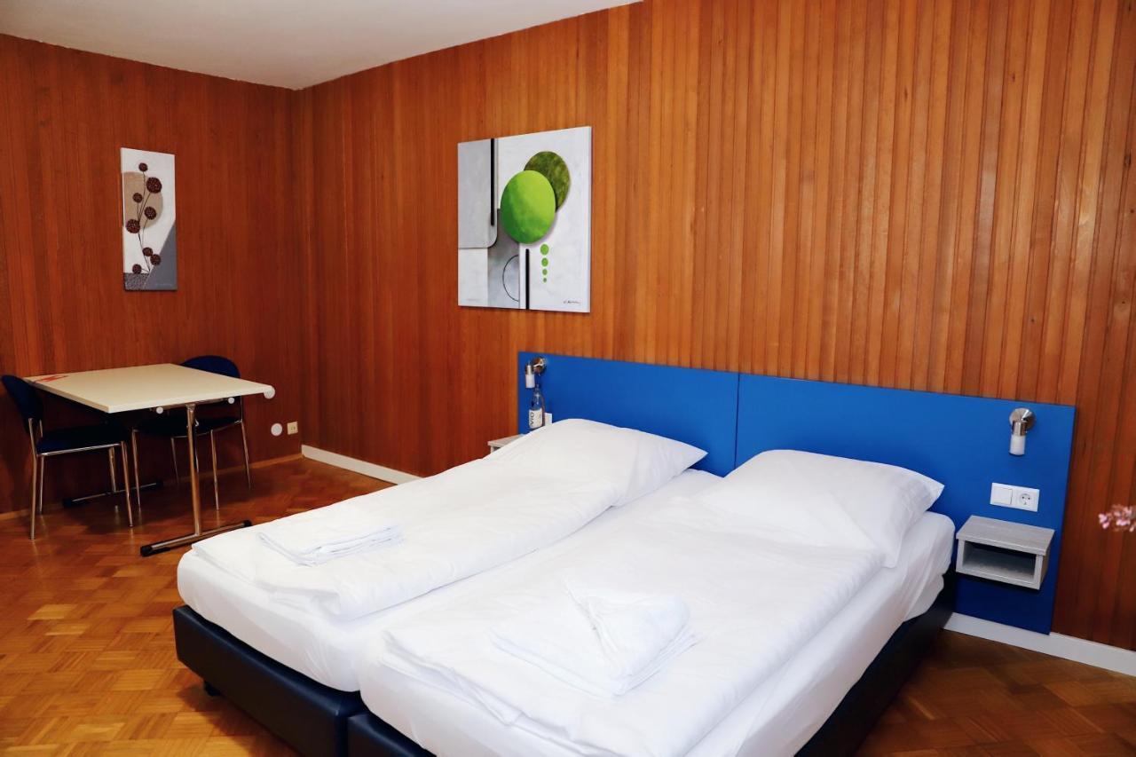 Smart Hostel By Landgasthof Velber 24H7D Seelze Ngoại thất bức ảnh