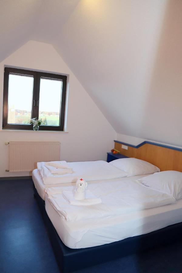 Smart Hostel By Landgasthof Velber 24H7D Seelze Ngoại thất bức ảnh
